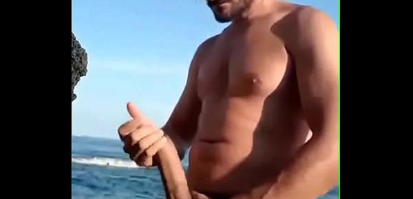  Jerking off in the beach